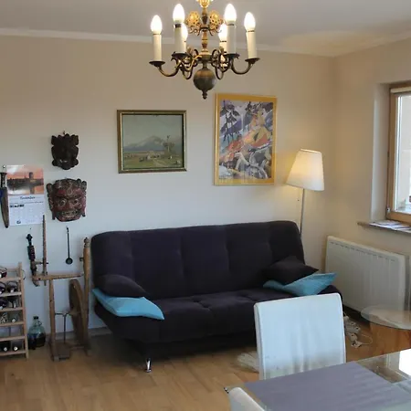 Cyrhla Apartman *