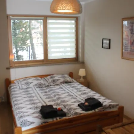Cyrhla Apartman *